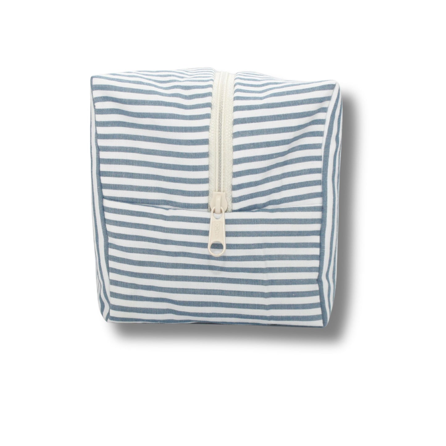 Hemd-Upcycling Beautybag blau-weiß gestreift