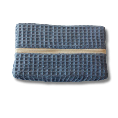 Beautybag/Kosmetiktasche aus Waffelpique in Taubenblau handgefertigte Kosmetiktasche, stilvolles  Design, perfekte Aufbewahrung für die  Handtasche, langlebig, praktischer Organizer für Kosmetikartikel