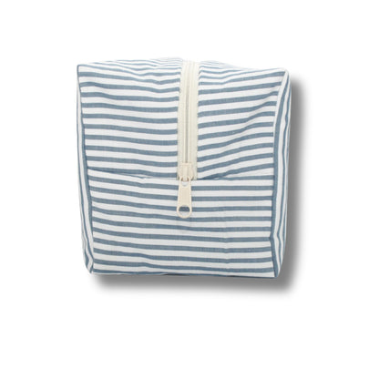 Hemd-Upcycling Beautybag blau-weiß gestreift