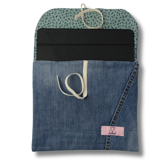 Laptop-/Tablethülle mit Schleife -  Jeans-upcycling