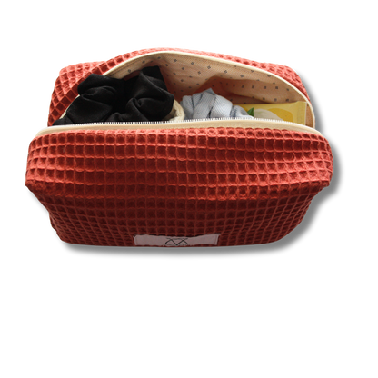 Nachhaltige Beautybag aus Waffelpique in Orange - Handgefertigt in Nürnberg